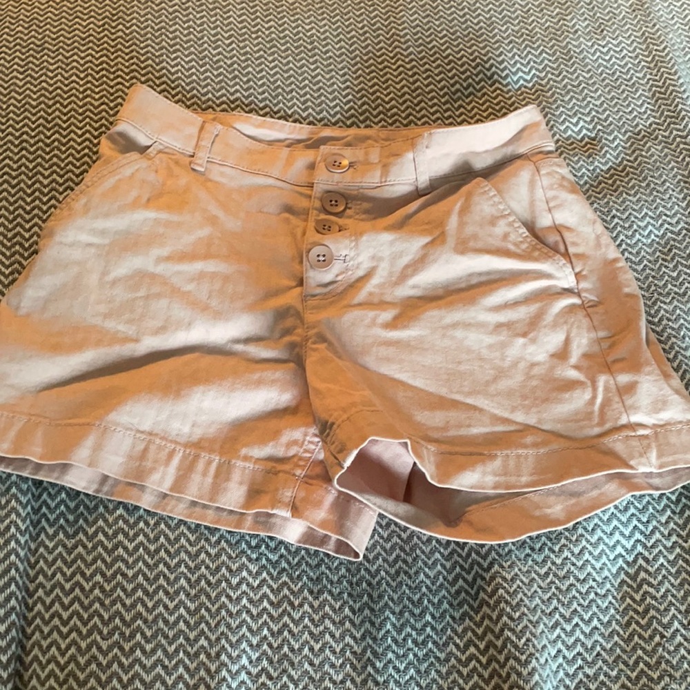 Women’s shorts, light pink, like new